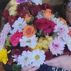 Santina's Flowers & Gifts