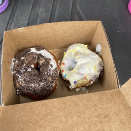 Donuts Donuts