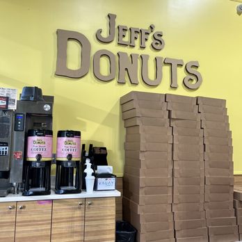 Jeff's Donuts - Decor - Donuts Near Me - Louisville, Kentucky