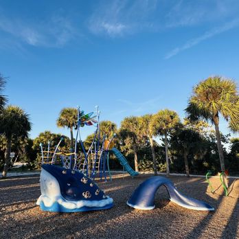 Round Island Beach Park - Parks Near Me - Vero Beach, Florida