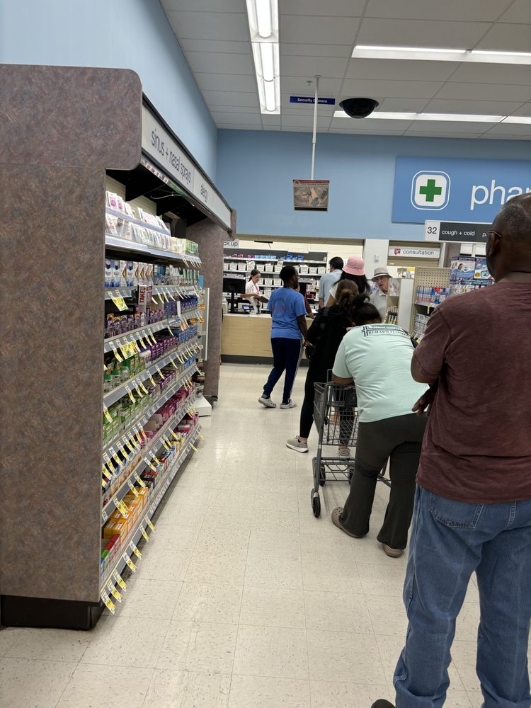 WALGREENS Updated August 2024 15 Reviews 1808 University Ave