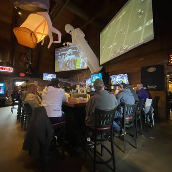 Casper's Cherokee - Sports Bars Near Me - Eagan, Minnesota