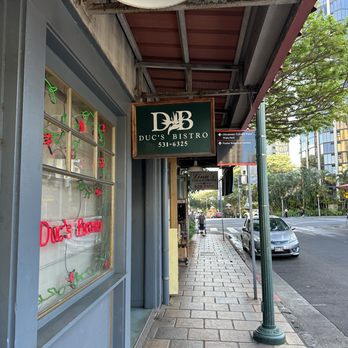 Duc's Bistro - French Near Me - Honolulu, Hawaii