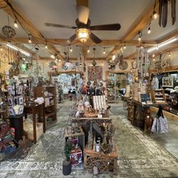 The Flower Barn Gift Shop - Independent artisans, Fair Trade, Jewelry, Cards, Hanging Baskets, Garden and Home Decor.
