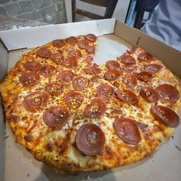 Large Pepperoni pizza Large Pepperoni pizza