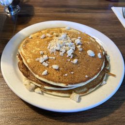 Pancakes with macadamia nuts