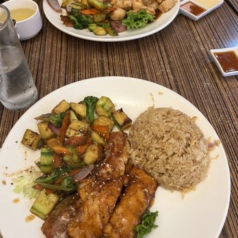 Hachi - Salmon hibachi - Sushi Bars Near Me - Chalfont, Pennsylvania