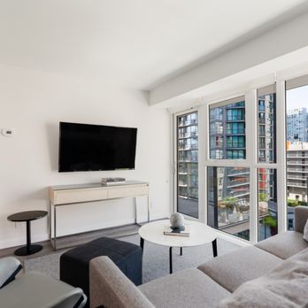 Level Vancouver Yaletown - Richards - Level Richards Living Room - Apartments Near Me - Vancouver, British Columbia Level Vancouver Yaletown - Richards - Level Richards Living Room - Apartments Near Me - Vancouver, British Columbia