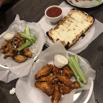 The Mad Italian - Traditional Wingsabd Mad Mozza Bread - Italian Near Me - Chamblee, Georgia