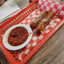 Devon's Tailgate Restaurant - Yummy 4 mozzarella cheese