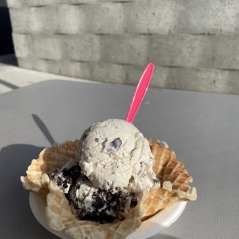 Stella's Ice Cream - Cookies n cream and chocolate chip cookie dough - Ice Cream & Frozen Yogurt Near Me - Nampa, Idaho Stella's Ice Cream - Cookies n cream and chocolate chip cookie dough - Ice Cream & Frozen Yogurt Near Me - Nampa, Idaho