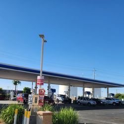 ARCO - 20 gas pumps available for use.