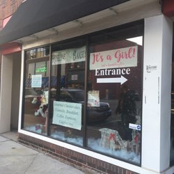Roselyn’s First City Bakery - Store front