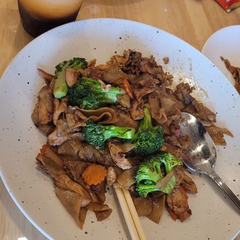 Ari's Thai Eatery - Having lunch with my daughter at Ari's Thai Eatery. We are having the Pad See Ew. - Thai Near Me - Azusa, California Ari's Thai Eatery - Having lunch with my daughter at Ari's Thai Eatery. We are having the Pad See Ew. - Thai Near Me - Azusa, California