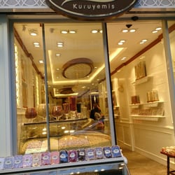 Güven Kuruyemiş - Entrance.