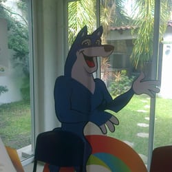 Fundación PAS - El lobo es la mascota en el programa diseñado para los niños.