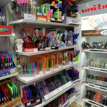 Lamas - un montón de bolis y rotuladores tienen - Cards & Stationery Near Me - Barcelona, B