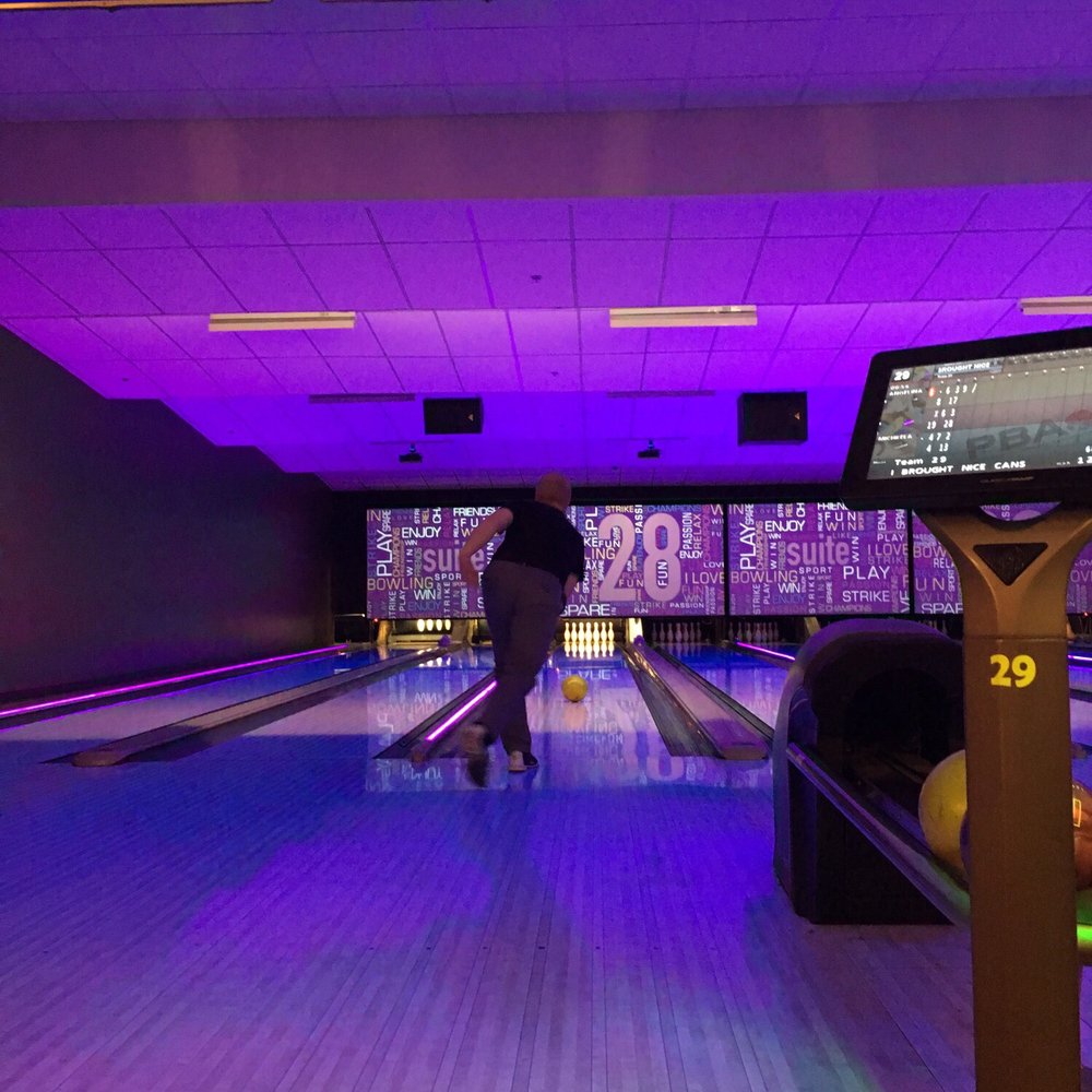 Zone 28 - Fun time in the VIP room! - Bowling Near Me - Pittsburgh, Pennsylvania