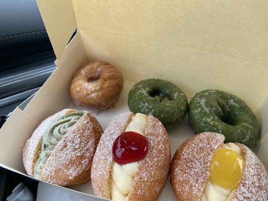 Bonnie's Donuts by null