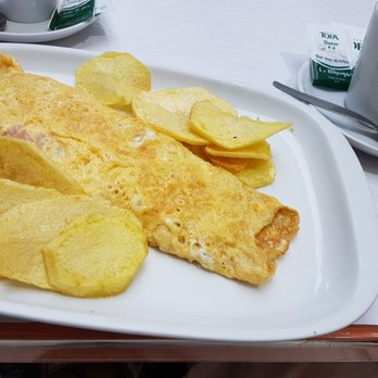 Leitaria Baiana - Smoked ham omelet and coffee - Cafes Near Me - Lisbon, 11 Leitaria Baiana - Smoked ham omelet and coffee - Cafes Near Me - Lisbon, 11