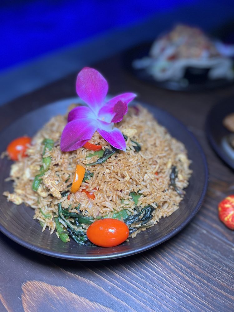 Jade Eatery And Lounge