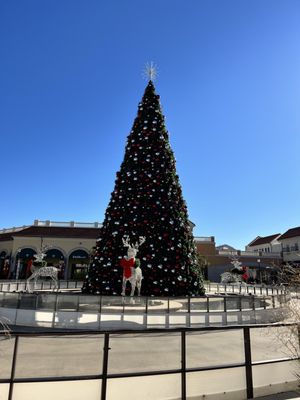 Tanger Outlets Deer Park by null