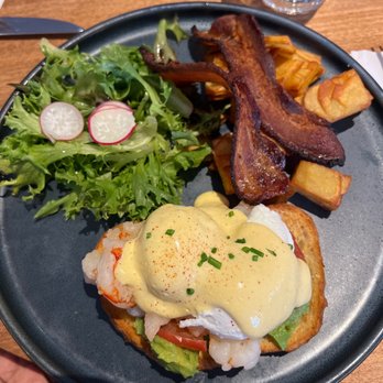 Earls Kitchen + Bar - Prawns Benedict - Canadian (New) Near Me - Victoria, British Columbia