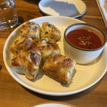 Pizzeria Pappo - Garlic knots with spicy marinara - Pizza Near Me - Alameda, California Pizzeria Pappo - Garlic knots with spicy marinara - Pizza Near Me - Alameda, California
