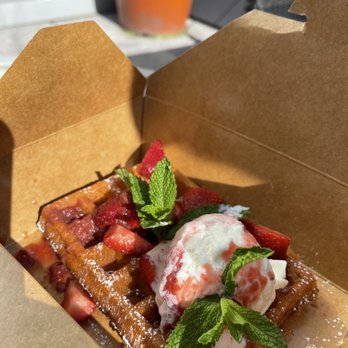 Outro - strawberry tiramisu waffle - Cafes Near Me - New York, New York Outro - strawberry tiramisu waffle - Cafes Near Me - New York, New York