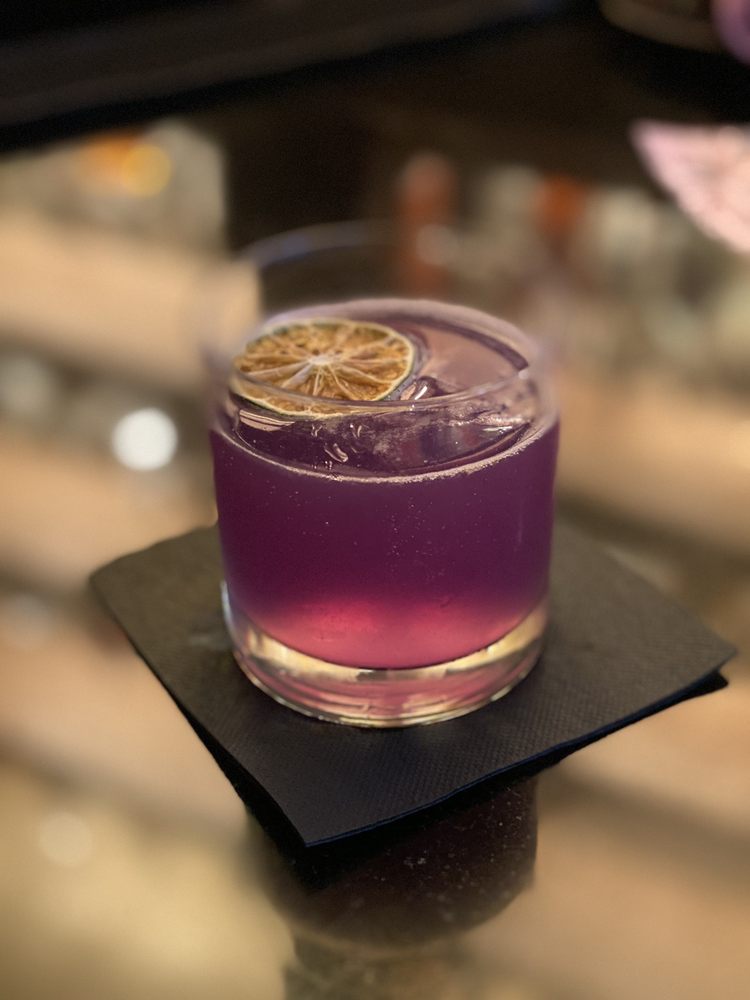 ROXANNE’S 6B Beacon St, Boston, Massachusetts Updated October 2024