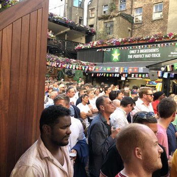 The Living Room - Pubs Near Me - Dublin, D