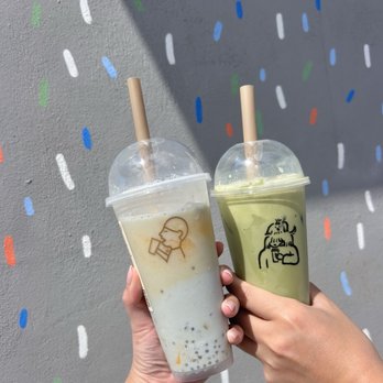 Hey Tea - Left to right: coconut mango blue, triple supreme matcha latte - Bubble Tea Near Me - Boston, Massachusetts