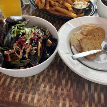 Wild Dog - Mussels with Bread - American Near Me - Douglas, Michigan