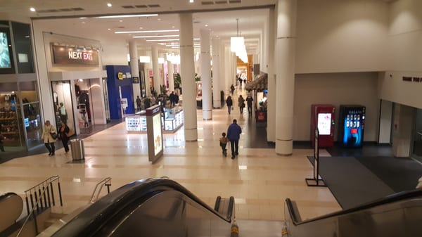 MONMOUTH MALL - Updated September 2024 - 31 Photos & 48 Reviews - 180