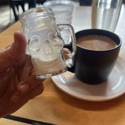 Aqui Es Mexico - Coffee with milk