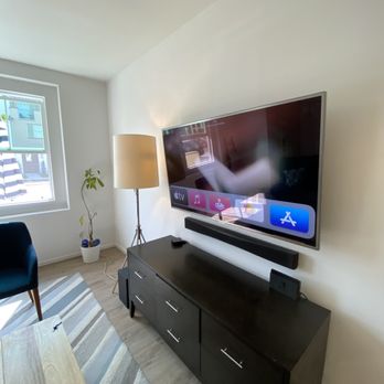 UA Multimedia - Tv and sound bar - Home Theatre Installation Near Me UA Multimedia - Tv and sound bar - Home Theatre Installation Near Me