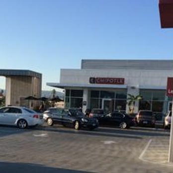 Midtown Crossing - An example of how the poor ramp design causes traffic and safety problems. This isn't even a busy time. - Shopping Centers Near Me - Los Angeles, California Midtown Crossing - An example of how the poor ramp design causes traffic and safety problems. This isn't even a busy time. - Shopping Centers Near Me - Los Angeles, California