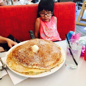 M.A.C. 24/7 - So huge! - American Near Me - Honolulu, Hawaii