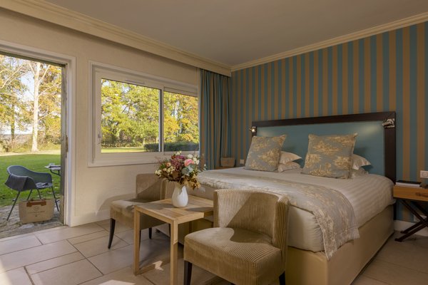 LES MANOIRS DE TOURGÉVILLE Hôtel Piscine & SPA by null