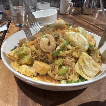 Isla Grand - Pancit Bihun Guisadu - Filipino Near Me - Pleasant Hill, California Isla Grand - Pancit Bihun Guisadu - Filipino Near Me - Pleasant Hill, California