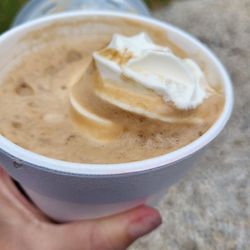 Cedar Hill Dar-E Kreme - Root beer float