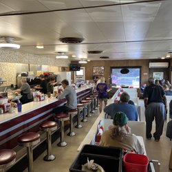 Ott's Drive In - Inside