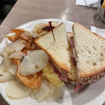Lou Mitchell's - Breakfast & Brunch Near Me - Chicago, Illinois Lou Mitchell's - Breakfast & Brunch Near Me - Chicago, Illinois