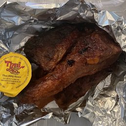 Thai BBQ Spare Ribs (No Rice) - The meat falls right off the bone, delicious! Thai BBQ Spare Ribs (No Rice) - The meat falls right off the bone, delicious!