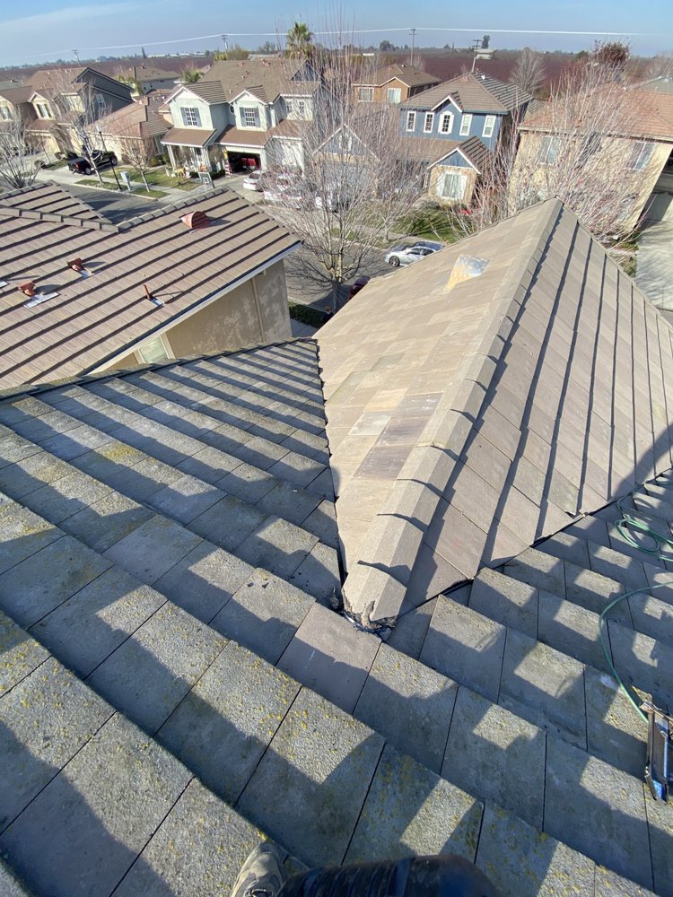 Slide of Octavio Sajuan Roofing