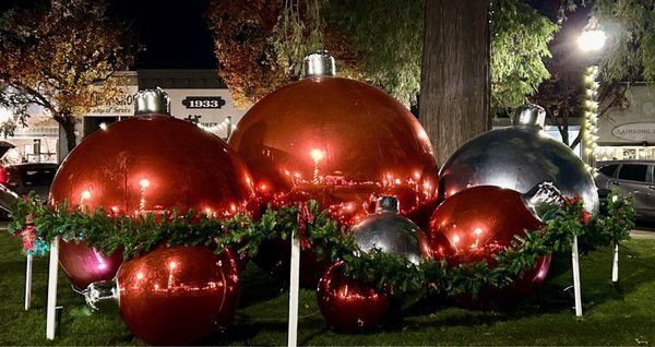 Healdsburg Plaza by null