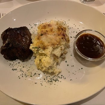 Sullivan's Steakhouse - 6 oz steak - Steakhouses Near Me - Omaha, Nebraska Sullivan's Steakhouse - 6 oz steak - Steakhouses Near Me - Omaha, Nebraska