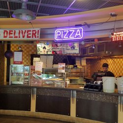 Jan's and Charles' Pizza
