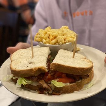 West Cobb Diner - BLT and mac and cheese -plenty to share - Diners Near Me - Marietta, Georgia West Cobb Diner - BLT and mac and cheese -plenty to share - Diners Near Me - Marietta, Georgia