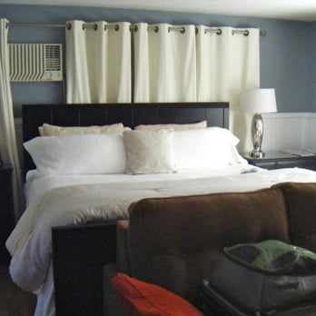 AWOL Kennebunkport - awesome bed! - Hotels Near Me - Kennebunkport, Maine AWOL Kennebunkport - awesome bed! - Hotels Near Me - Kennebunkport, Maine